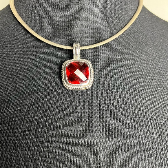 Sterling silver pendant with large red square gemstone. - Picture 2 of 6